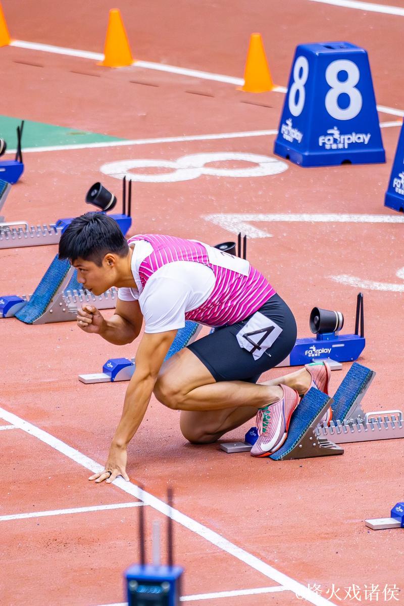 苏炳添体育课跑出11秒7,迈向短跑竞技之路 苏炳添体育课跑出11秒7,迈向短跑竞技之路